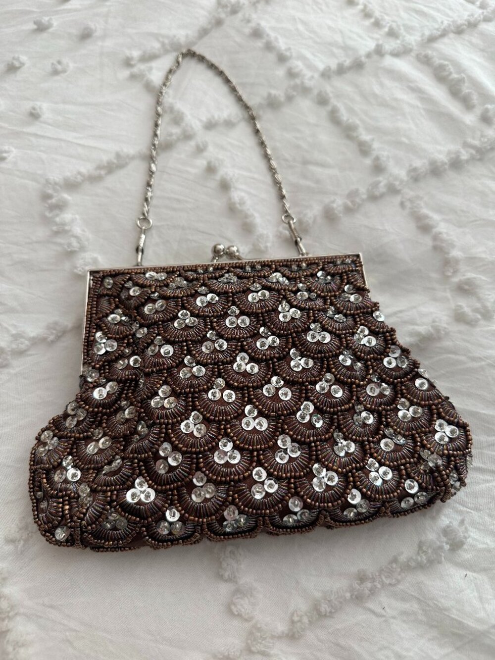 Boutique NWOT Beaded Sequin Clutch w/ 2 Chains Wedding Evening Bag Kiss Lock